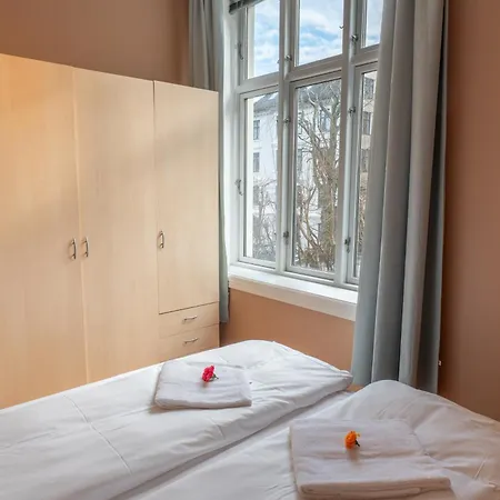 Apartman Roomsly - Prime Location And Modern Comfort Bergen