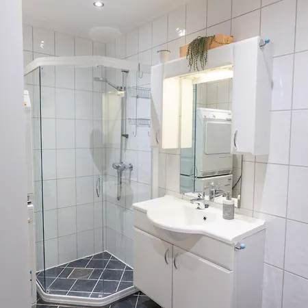 Apartman Roomsly - Prime Location And Modern Comfort *