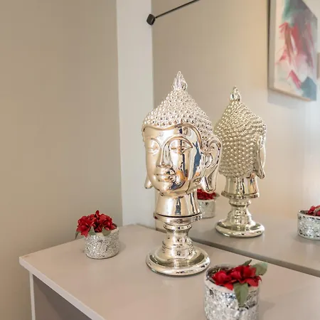 Roomsly - Prime Location And Modern Comfort ברגן