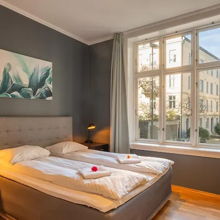 Apartment Roomsly - Prime Location And Modern Comfort *