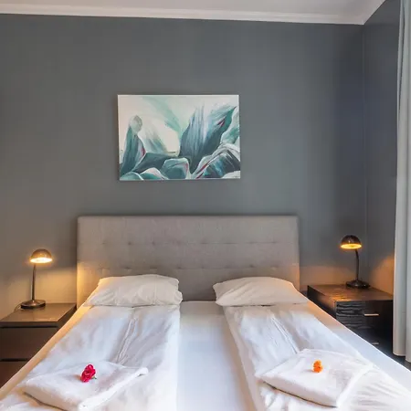 Roomsly - Prime Location And Modern Comfort * ברגן