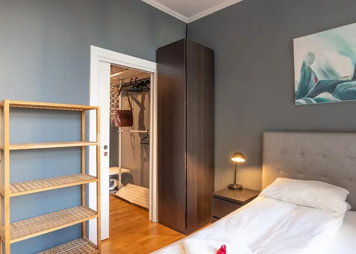 Διαμέρισμα Roomsly - Prime Location And Modern Comfort *