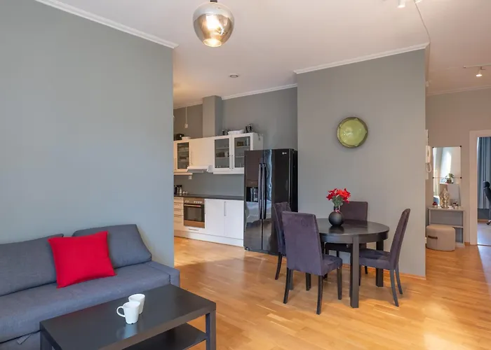 Roomsly - Prime Location And Modern Comfort Daire