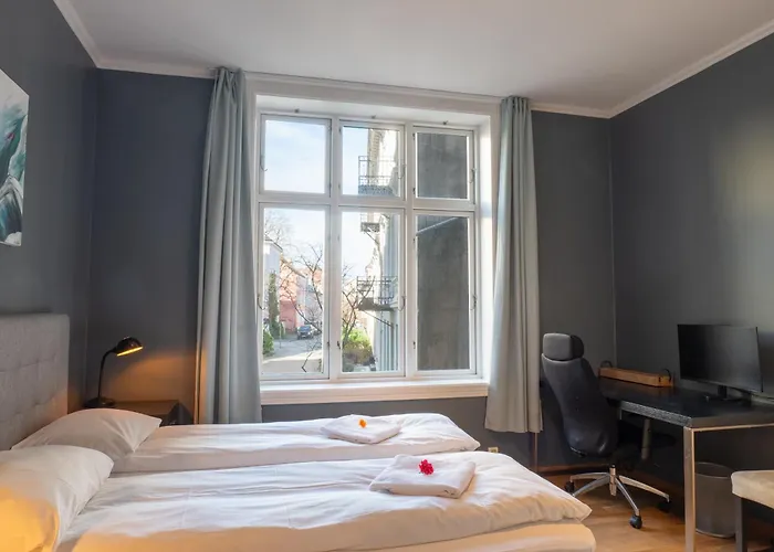 Roomsly - Prime Location And Modern Comfort Διαμέρισμα *